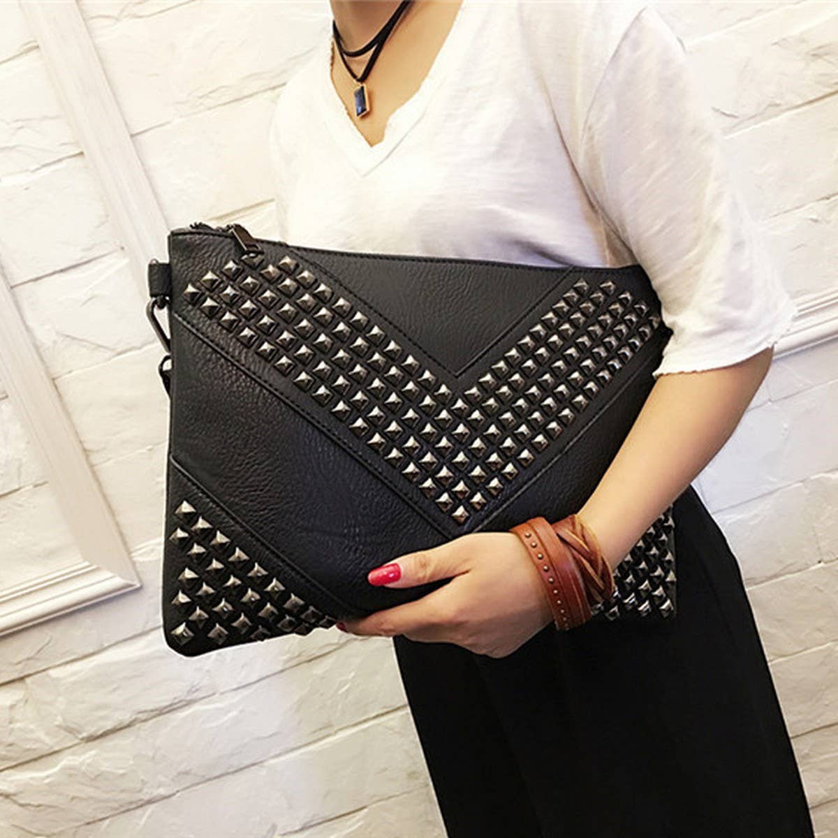 RIVET DECORATION LARGE CAPACITY HANDBAG